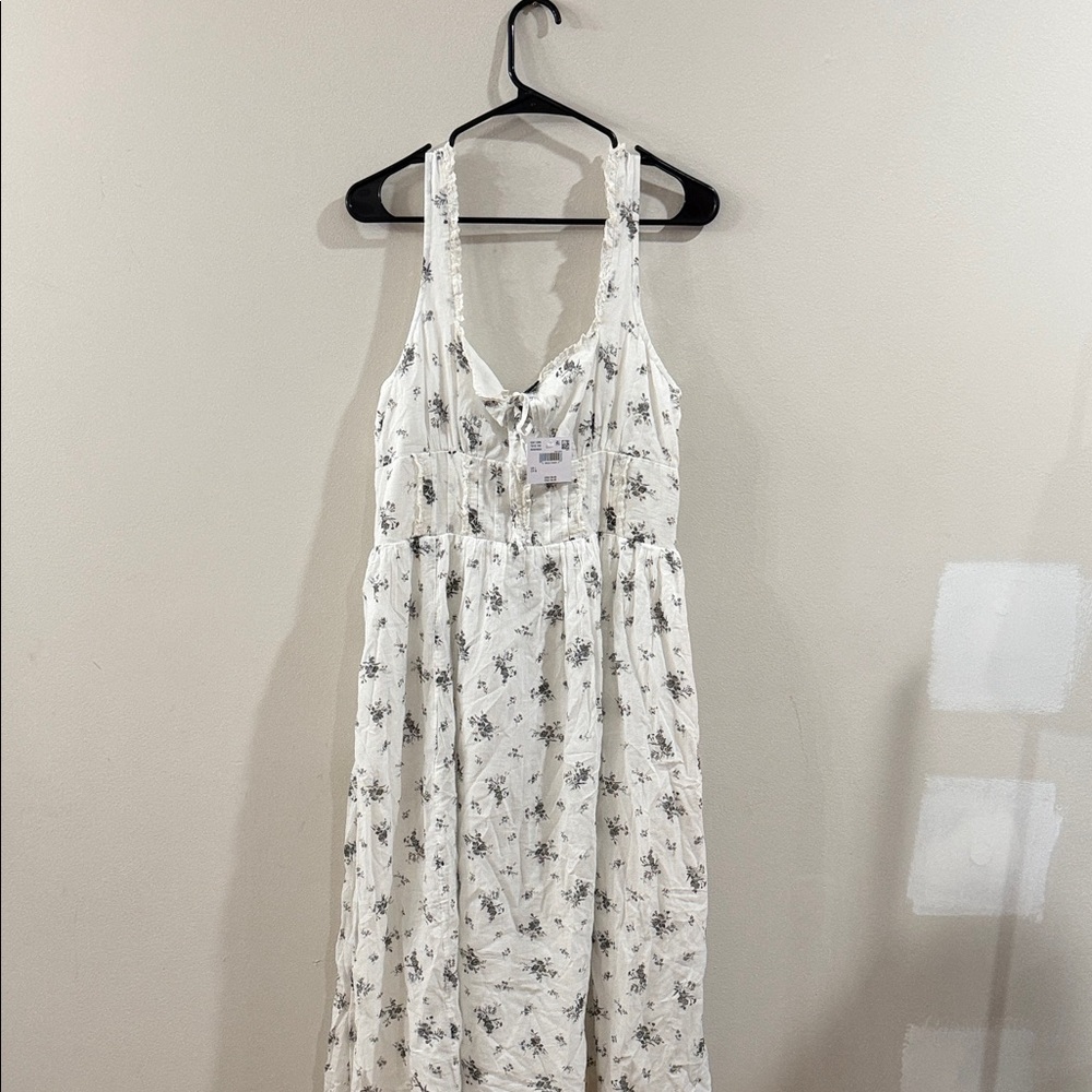 American Eagle Outfitters White Floral Maxi Dress